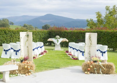 Ceremonia civil en el jardín